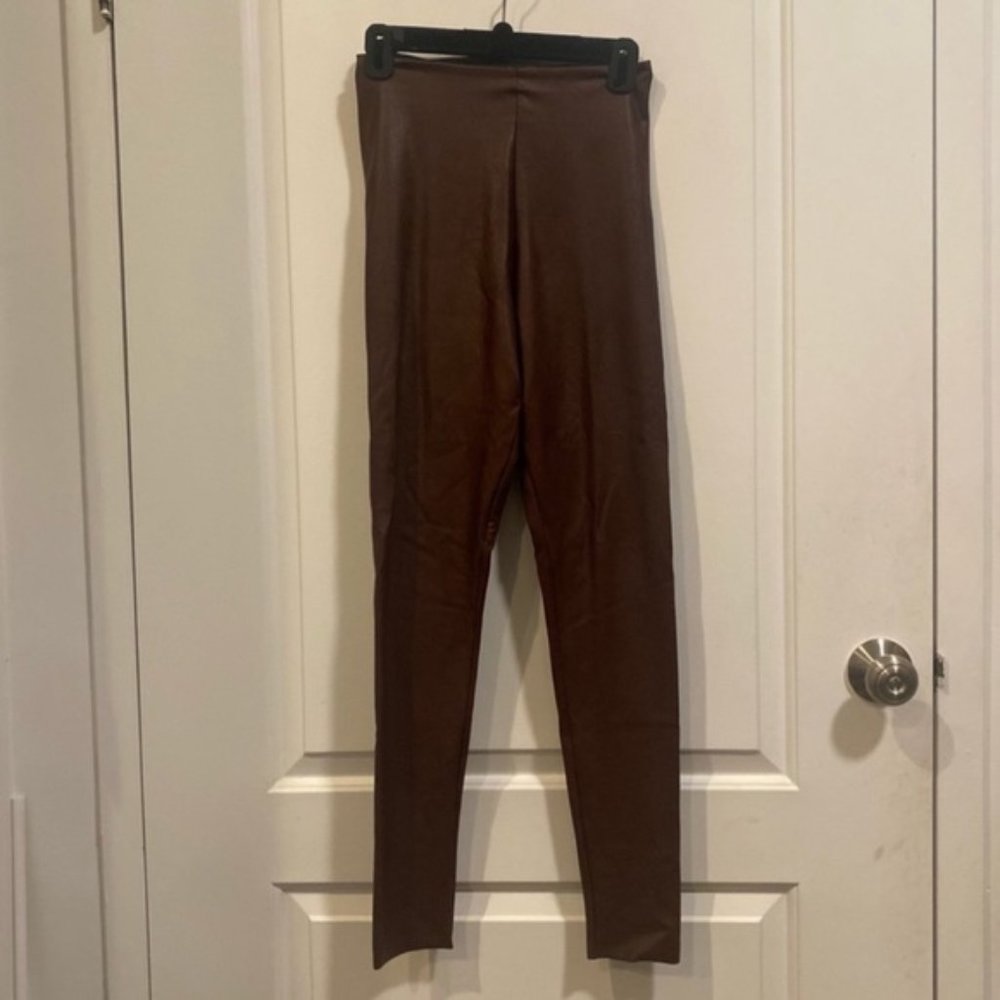 Commando Faux Leather Leggings in Color Oxeblood - Picture 6 of 7